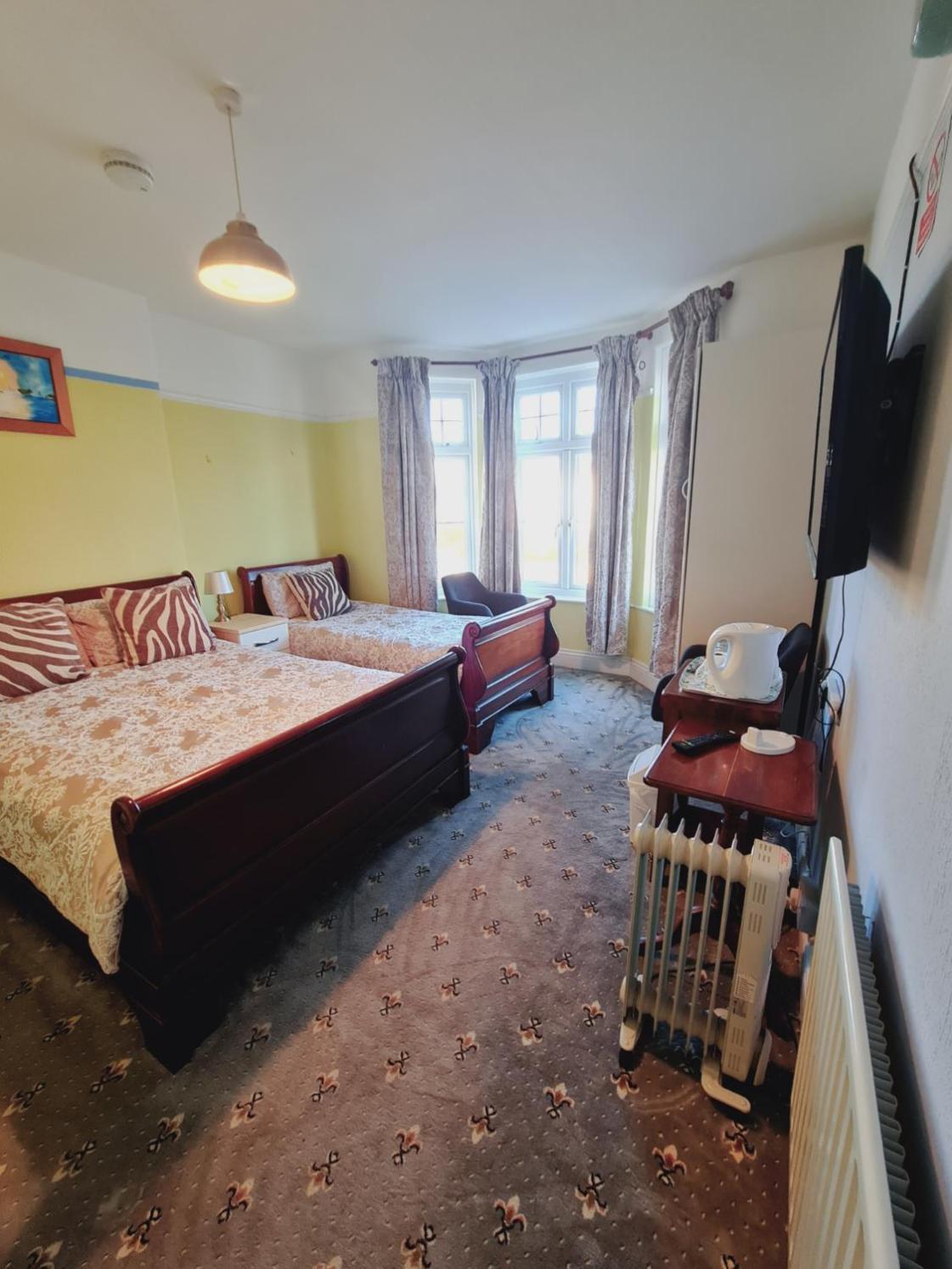 Thornbury Accommodation Burnham-on-Sea Exterior photo